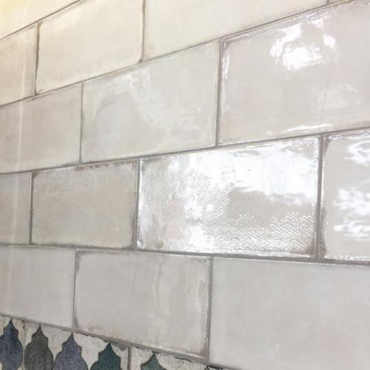 mainzu esenzia blanco feher tortfeher bezs furdoszoba furdo konyha csempe falburkolat mediterran vintage country balaton nyaralo jarolap padlolap csempe falburkolat bisztro etterem.jpg